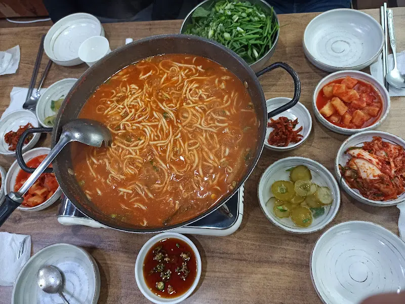 추어칼국수 전체샷