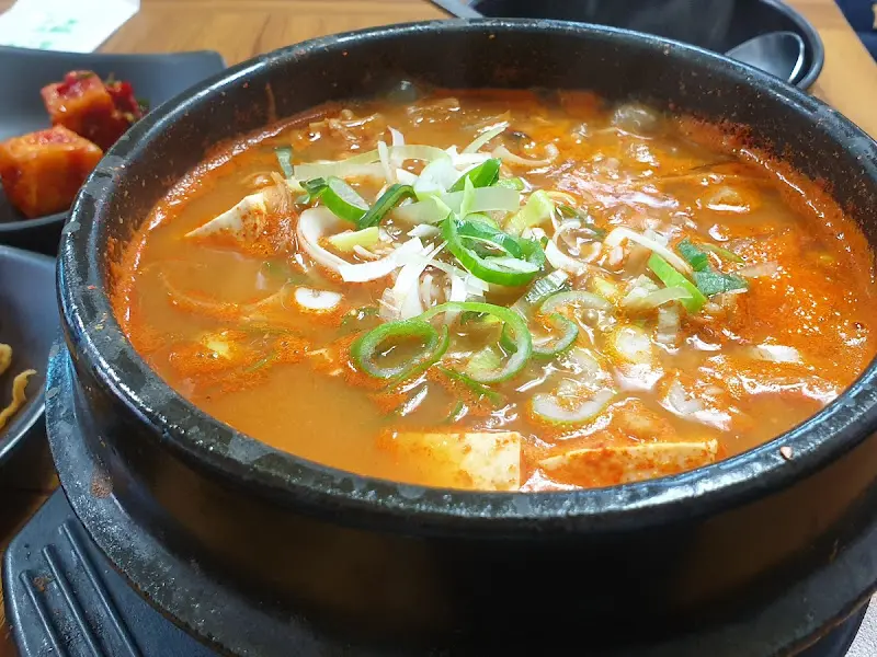 김치찌개의 클로즈업 사진