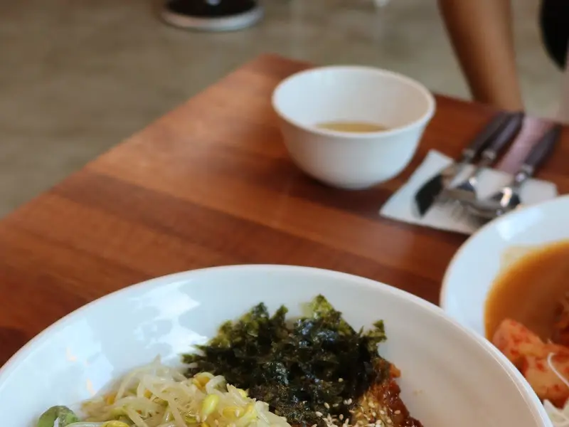 맛있는 음식과 함께 하는 행복한 시간