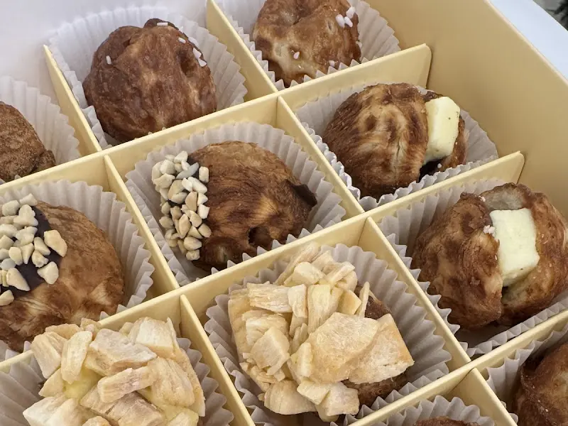 선물 포장된 호두과자 세트