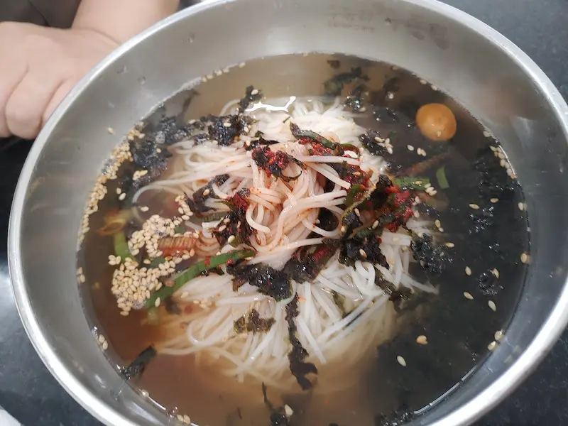 멸치국수
