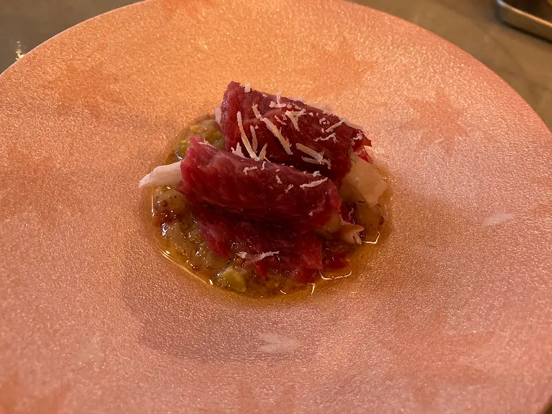 플레이팅이 아름다운 퓨전 요리