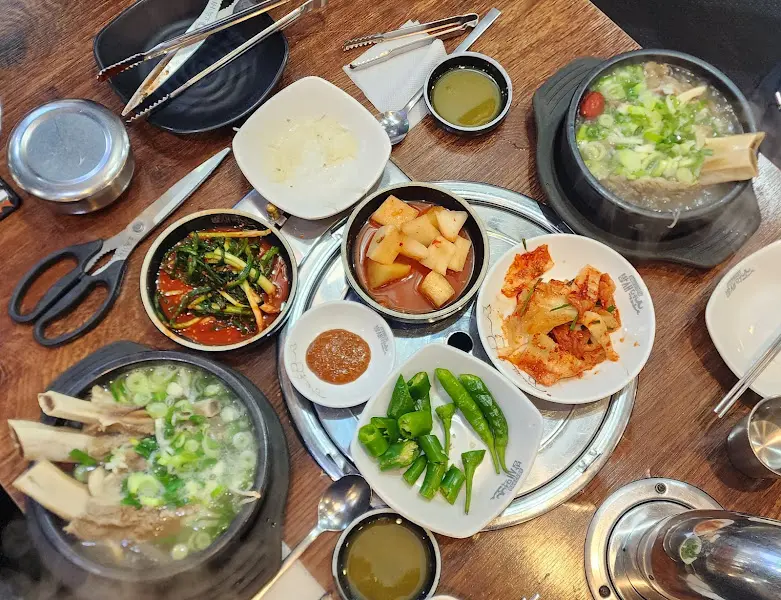 맘껏 먹소 테이블 세팅