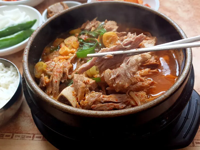 뼈해장국 고기 클로즈업