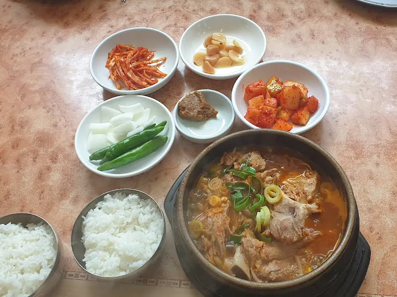 상차림 전체 모습