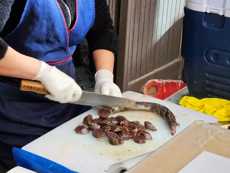 순대 써는 모습