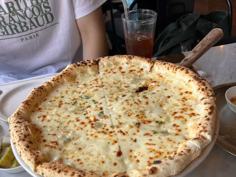 콰트로 포르마지 피자