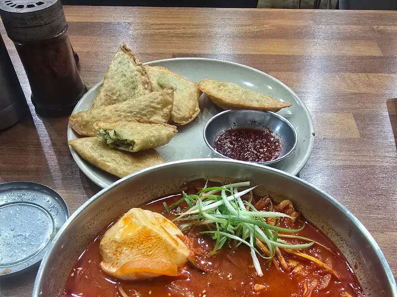 겉바속촉 튀김 만두