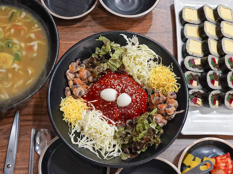 다채로운 색감의 메뉴들