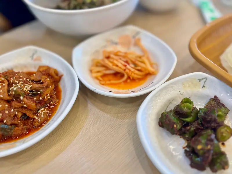 다양한 밑반찬 클로즈업 샷