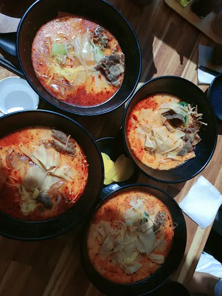 여러 그릇의 마라탕