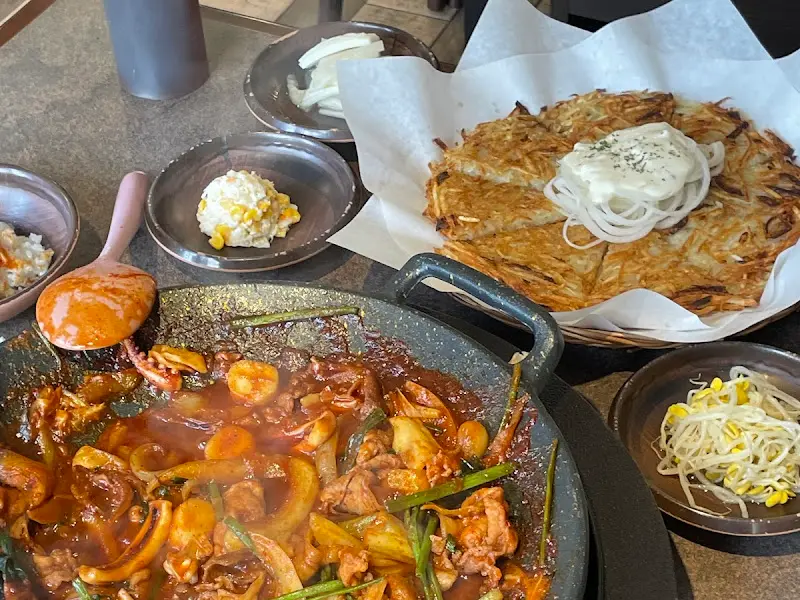 오징어제육볶음과 감자채전