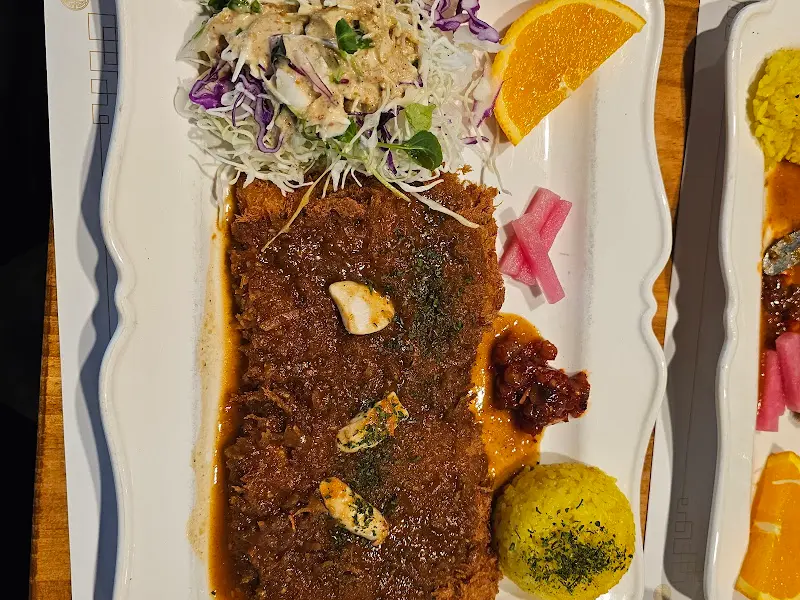 돈까스 전체 샷