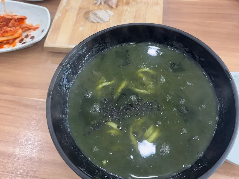 푸짐한 보말칼국수