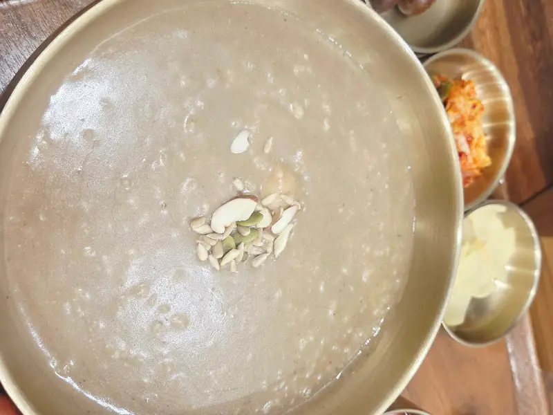 고소함이 폭발하는 콩죽