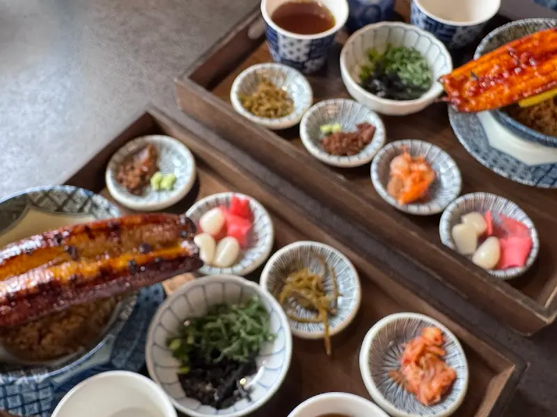 장어덮밥 전체 상차림