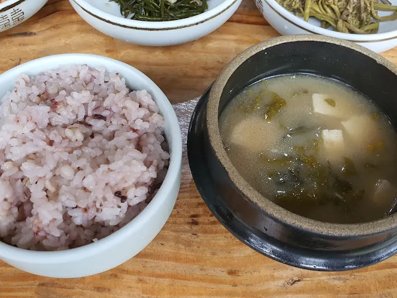 찰진 밥과 구수한 된장국
