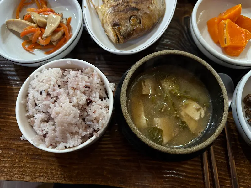 영양밥과 된장국