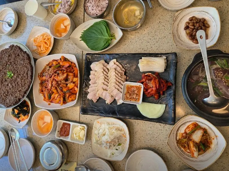 테이블 전체 샷