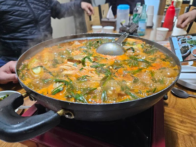 놋전분 비빔밥 전체 상차림