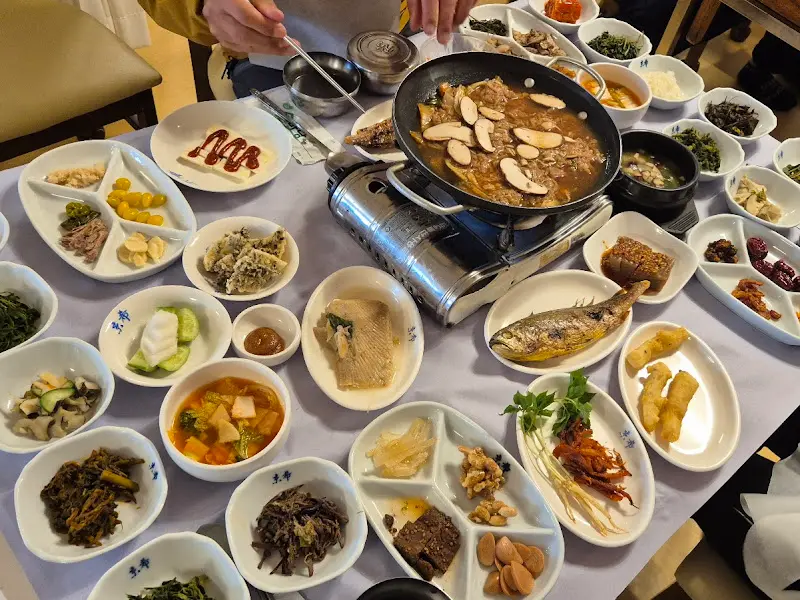 한정식 전체 모습