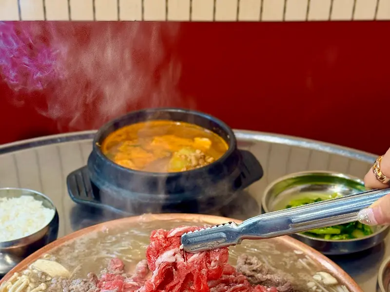 불고기와 함께 제공되는 청국장