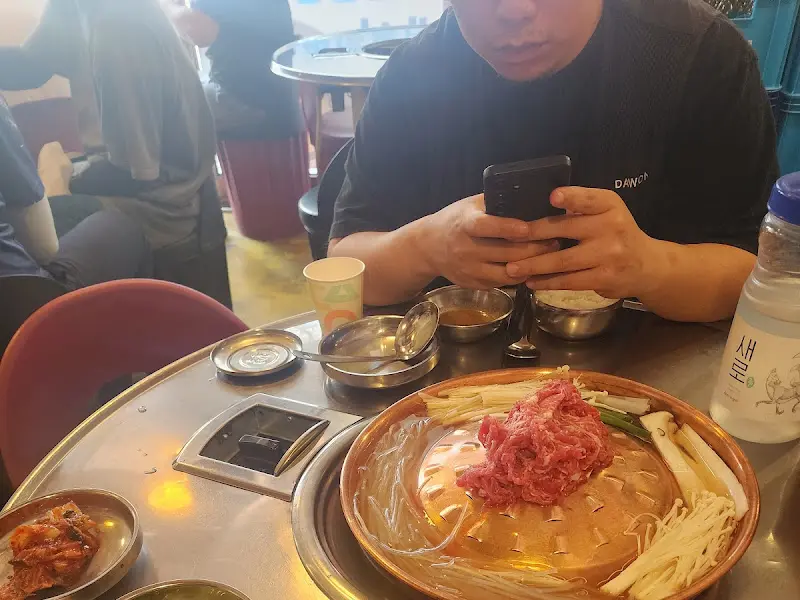 불고기를 기다리는 테이블