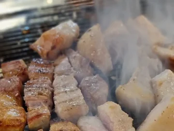 퇴근길 발걸음 멈추게 하는 서대문역 고기 맛집, 식껍에서 느끼는 푸근한 행복