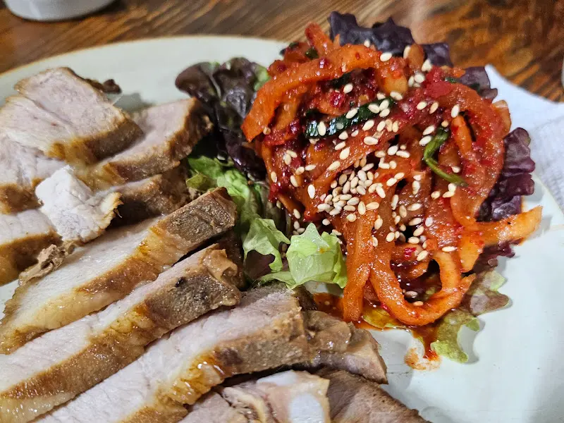 보쌈과 곁들여 먹는 매콤한 무말랭이