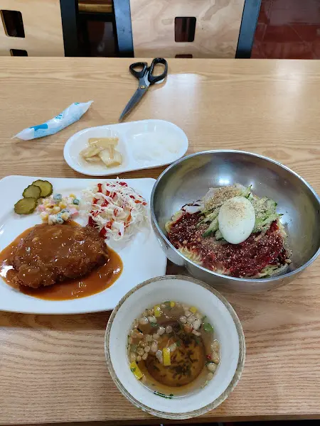 보쌈과 돈까스 정식