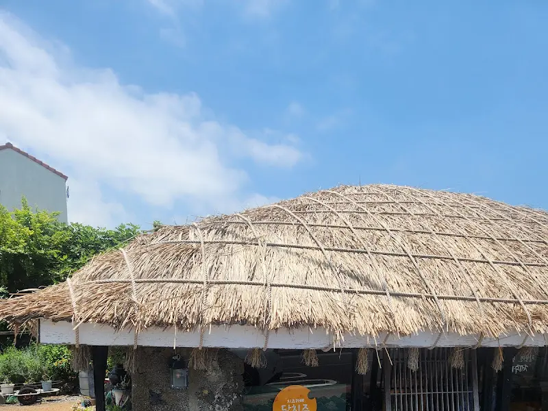 달치즈카페 외부