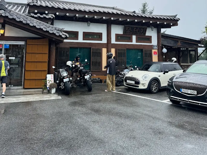 모내기 외부 주차장