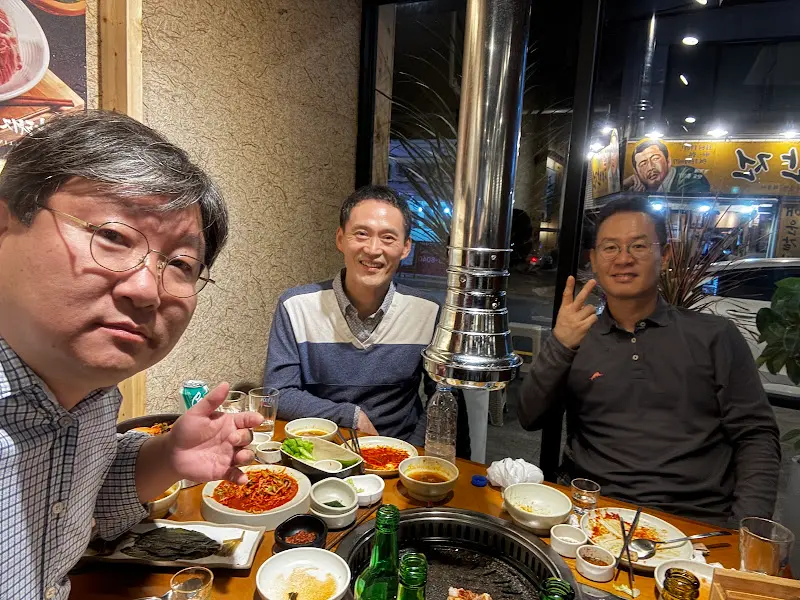 육지에서 즐거운 식사