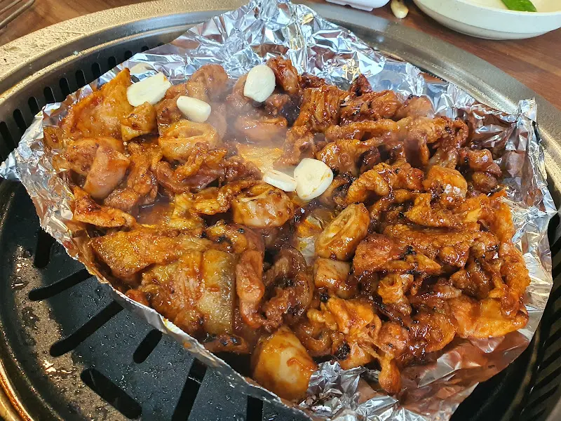 은박지 안에서 익어가는 고추장 불고기