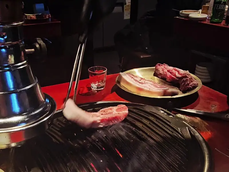 고기 굽는 모습