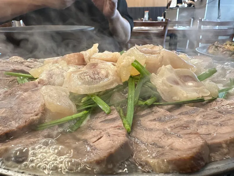 보글보글 끓는 수육전골