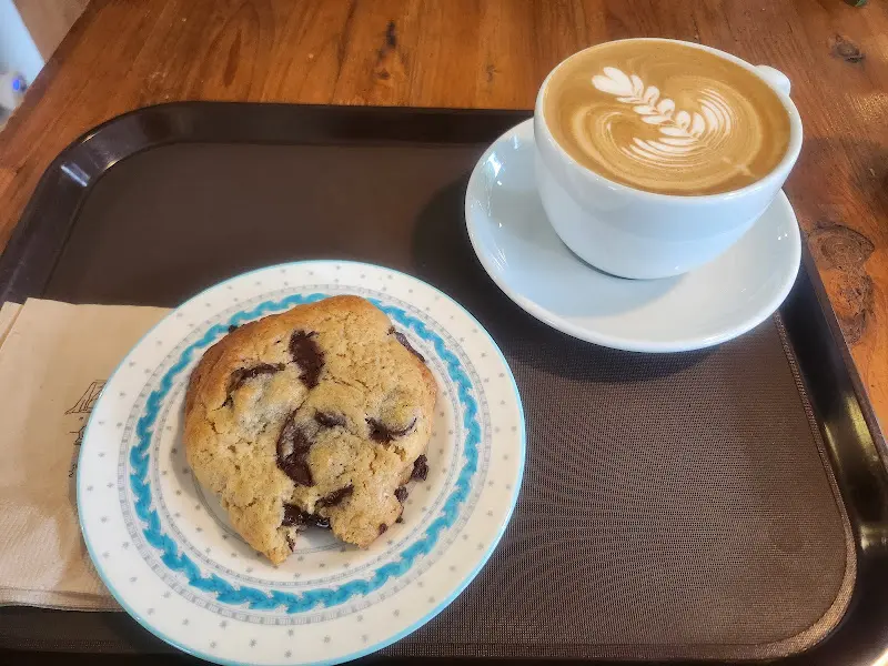 무거운곰 까페라떼와 쿠키