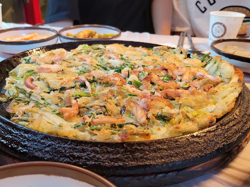 해물이 듬뿍 들어간 해물파전