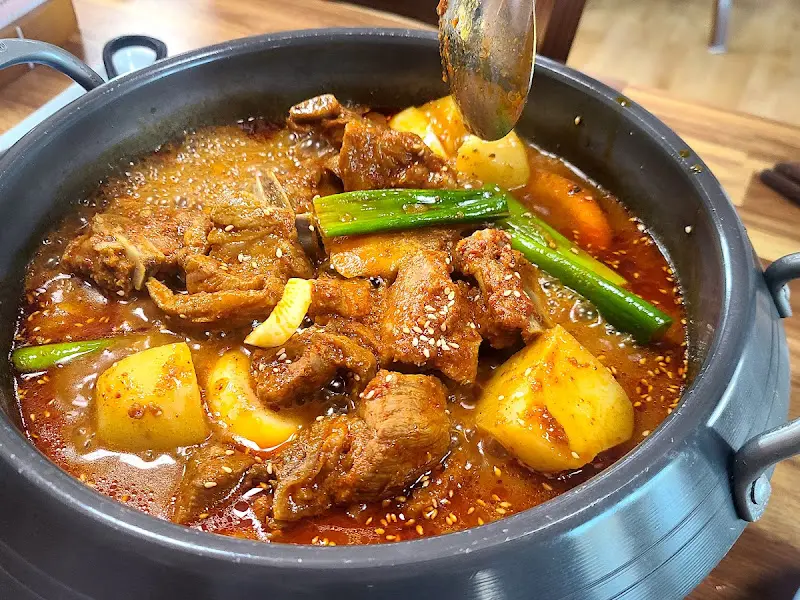 흑돼지 매운 갈비찜