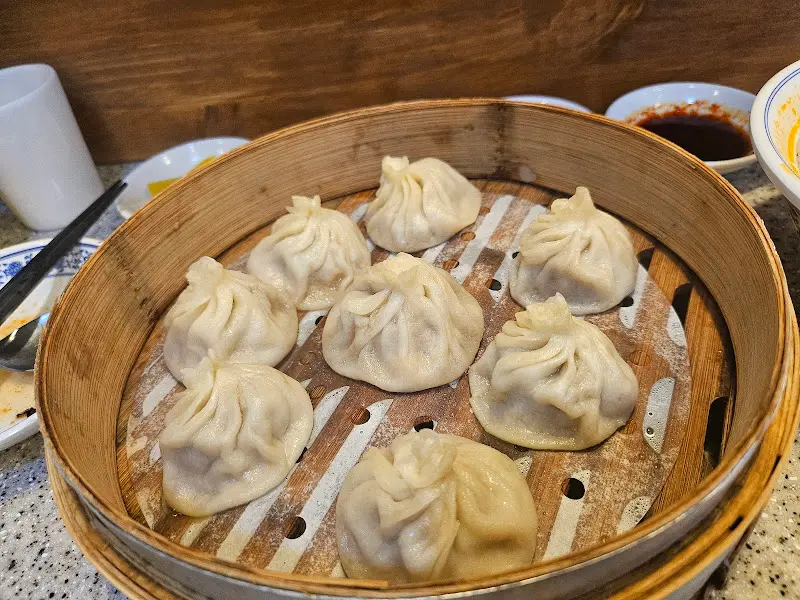 맑고 깊은 국물이 일품인 훈둔면