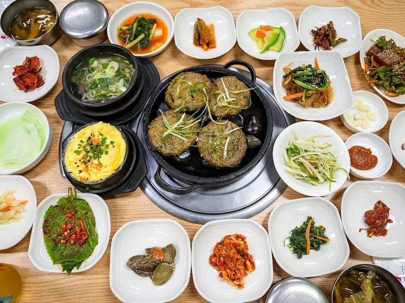 녹차 떡갈비 한상 차림