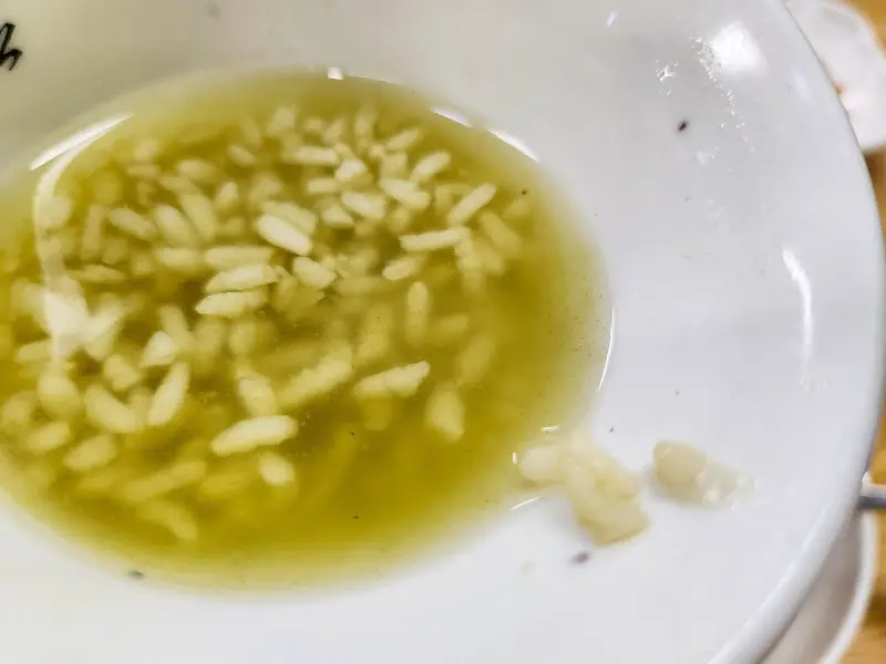 후식으로 제공되는 녹차 식혜