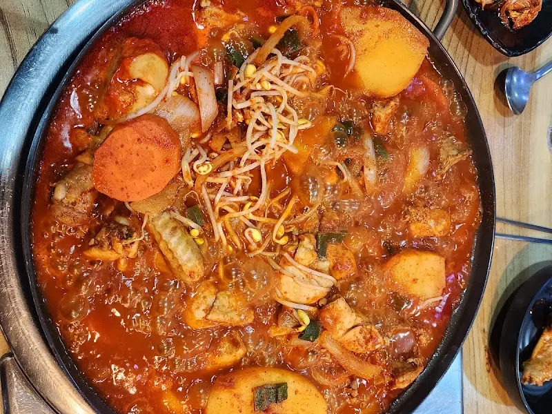 닭도리탕과 소세지