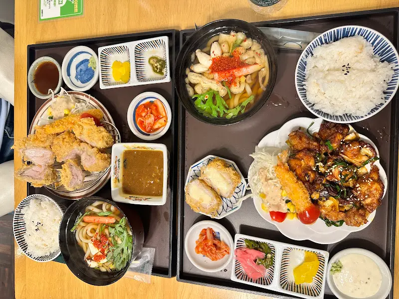 교동정식과 돈가스카레 한상차림