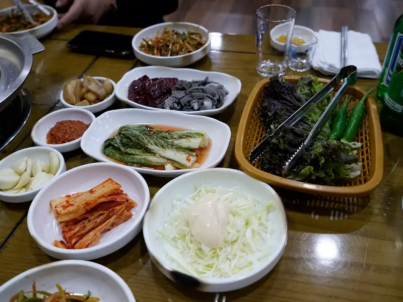 정갈하게 차려진 밑반찬