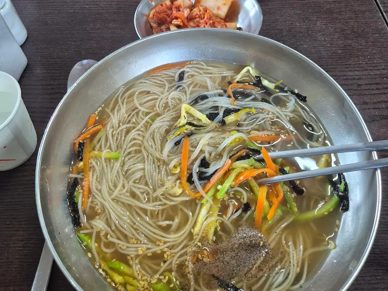 푸짐한 잔치국수 한 상