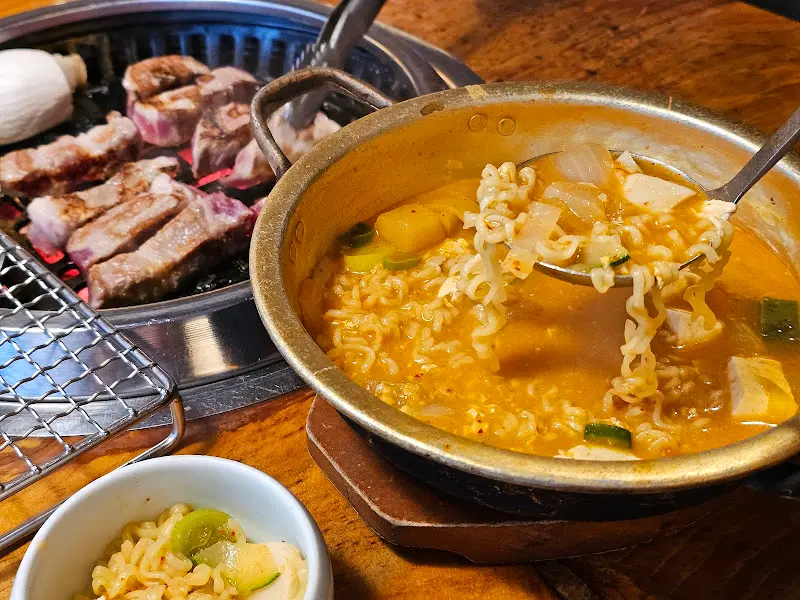 온담 군산점 김치 짜글이