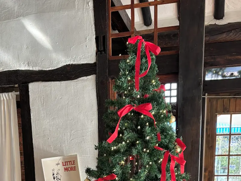 마가레뜨 크리스마스 트리 내부 장식