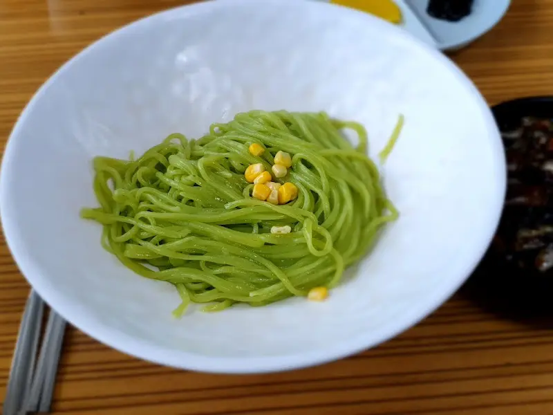 녹색 면발의 간짜장