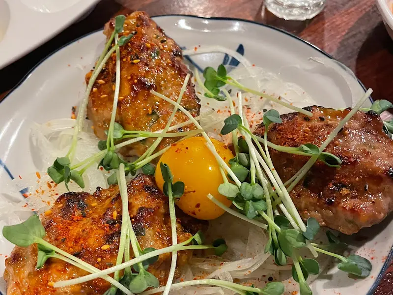 고소한 풍미가 느껴지는 돼지고기 요리